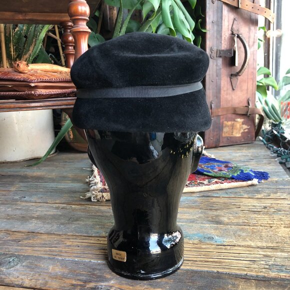 Vintage Black Velour Hat, Pillbox Hats For Fall Winter , Velvet Cloche Hat - Picture 3 of 9